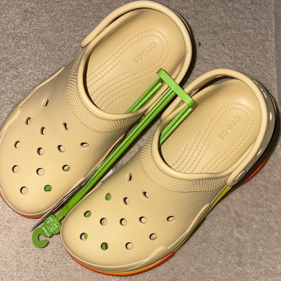 NWT CROC BUBBLE CRUSH PLATFORM CLOGS - Sesame (9) - Picture 2 of 9